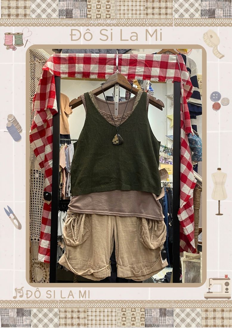 Áo ba lỗ len xanh rêu phối quần short be ống rộng